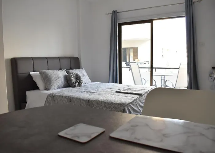 Marias - In Centre,near Apartment Larnaca