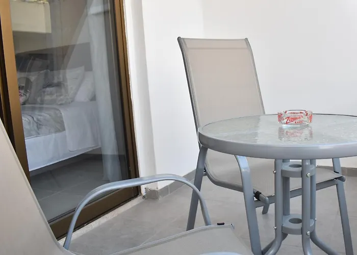 Marias - In Centre,near לרנקה