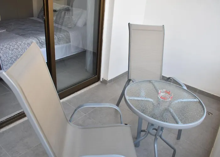 Marias - In Centre,near לרנקה